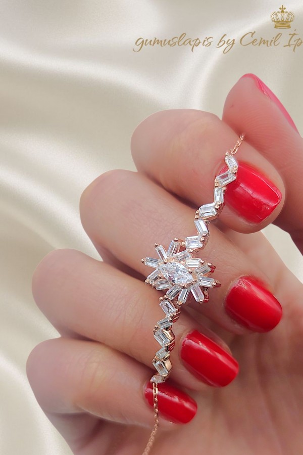 Baget Taşlı Çiçek Motif Asansörlü Rose Gümüş Bileklik 
