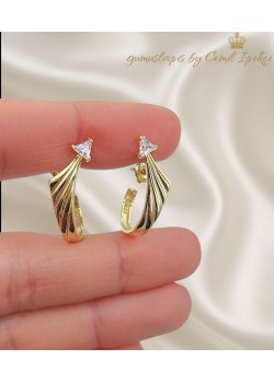 Üçgen Motif Tek Taş Geçmeli Gümüş Küpe