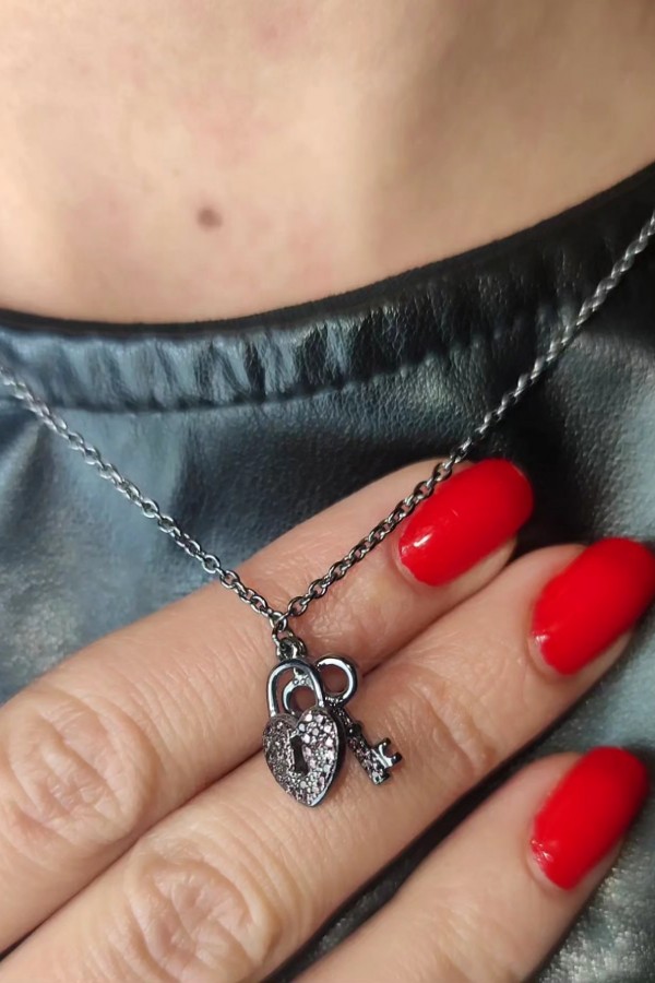 Dumanlı Kuvars Taşlı Anahtar Kilit Motif Gümüş Kolye