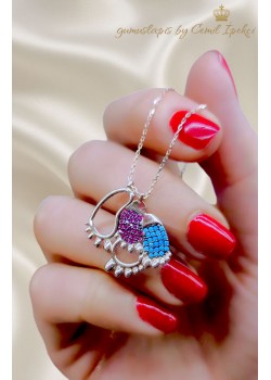 Yakut ve Turkuaz Taşlı Anne Bebek Ayağı Motif Gümüş Kolye