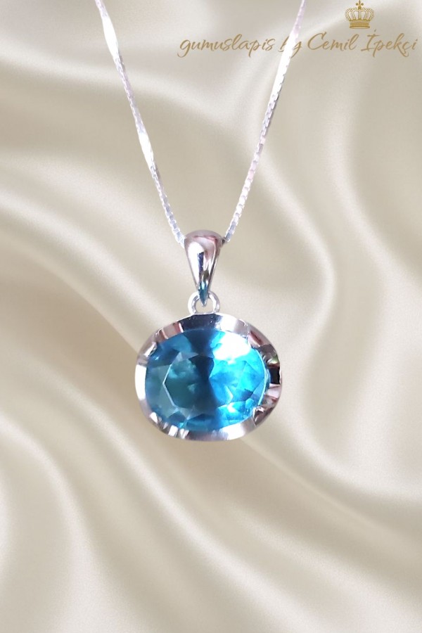 Yan Motif Lab Topaz Taşlı Gümüş Kolye 