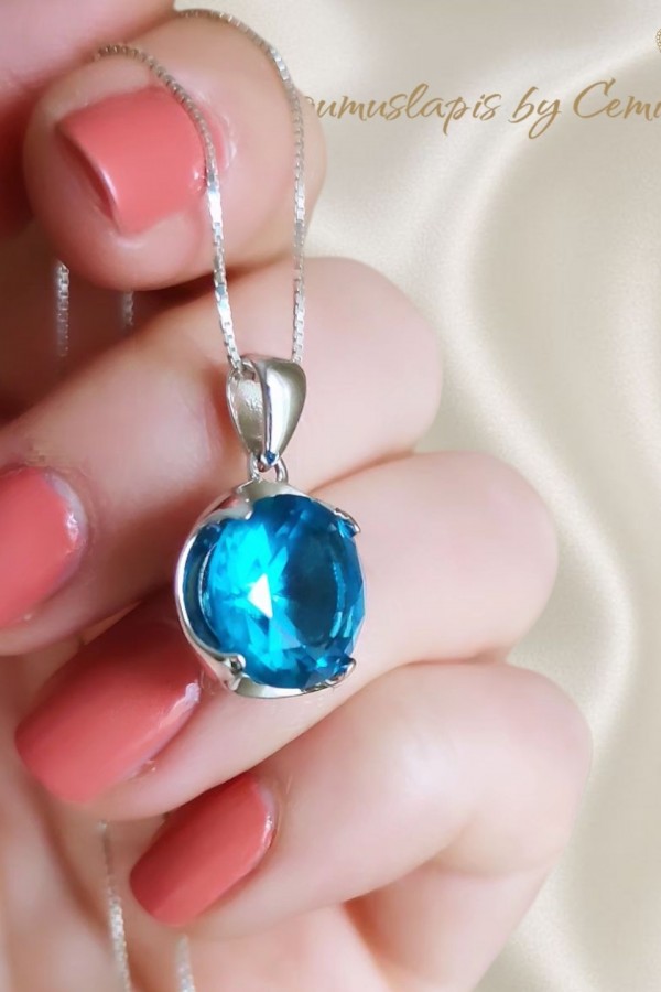 Lab Topaz Taşlı Gümüş Kolye