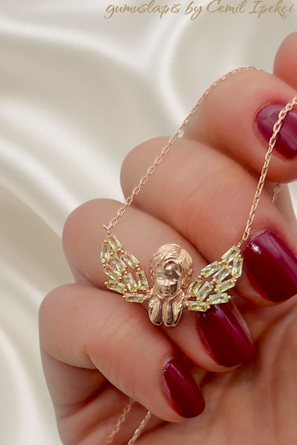 Lab Topaz Taşlı Melek Motif Gümüş Kolye