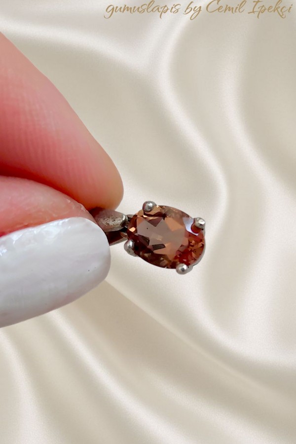 Renk Değiştiren Taşlı Mini Gümüş Kolye Ucu