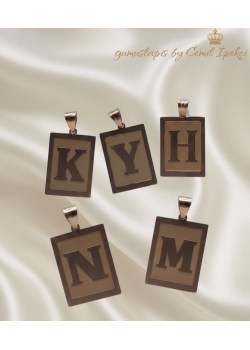 Dikdörtgen Plaka Harf Motif Gümüş Kolye Ucu Serisi