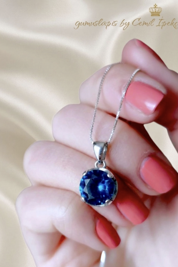 Peridot ve Lab Topaz Taşlı Gümüş Kolye Serisi (adet) Peridot ve Lab Topaz Taşlı Gümüş Kolye Serisi (adet)