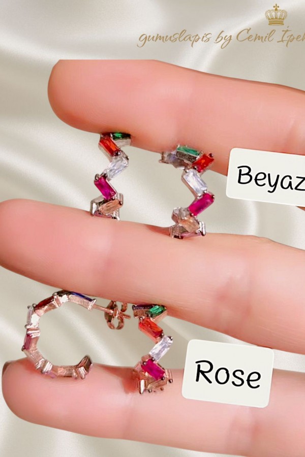 Renkli baget taşlı zikzak motif gümüş küpe çifti serisi