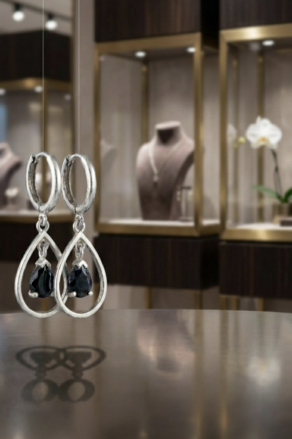 Onix Taşlı Sallantılı Gümüş Küpe