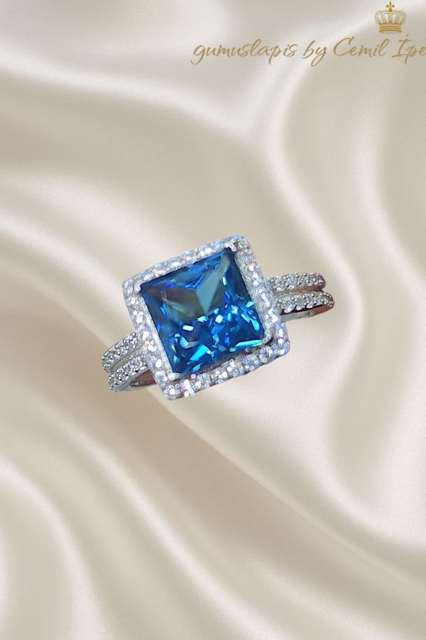 Mozanite ve Blue Topaz Taşlı Kare Motif Gümüş Yüzük