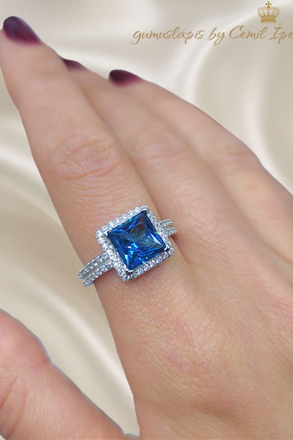 Mozanite ve Blue Topaz Taşlı Kare Motif Gümüş Yüzük