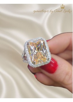 Topaz ve Mozanite Taşlı Büyük Dikdörtgen Motif Gümüş Yüzük 