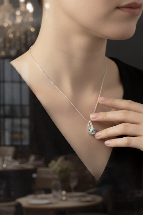 Su Yeşili Mozanite Taşlı Gümüş Kolye