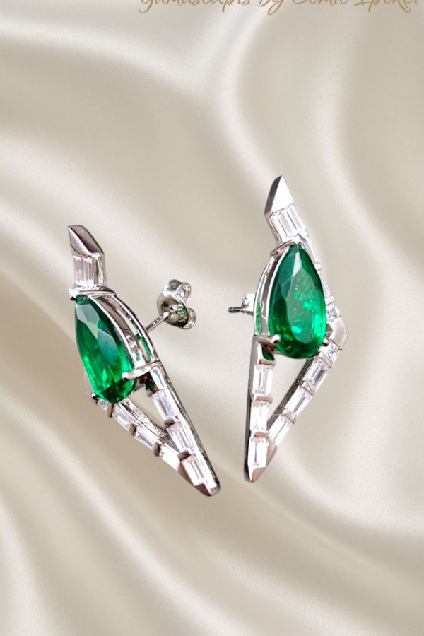 Zümrüt ve Mozanite Taşlı Gümüş Küpe Çifti 