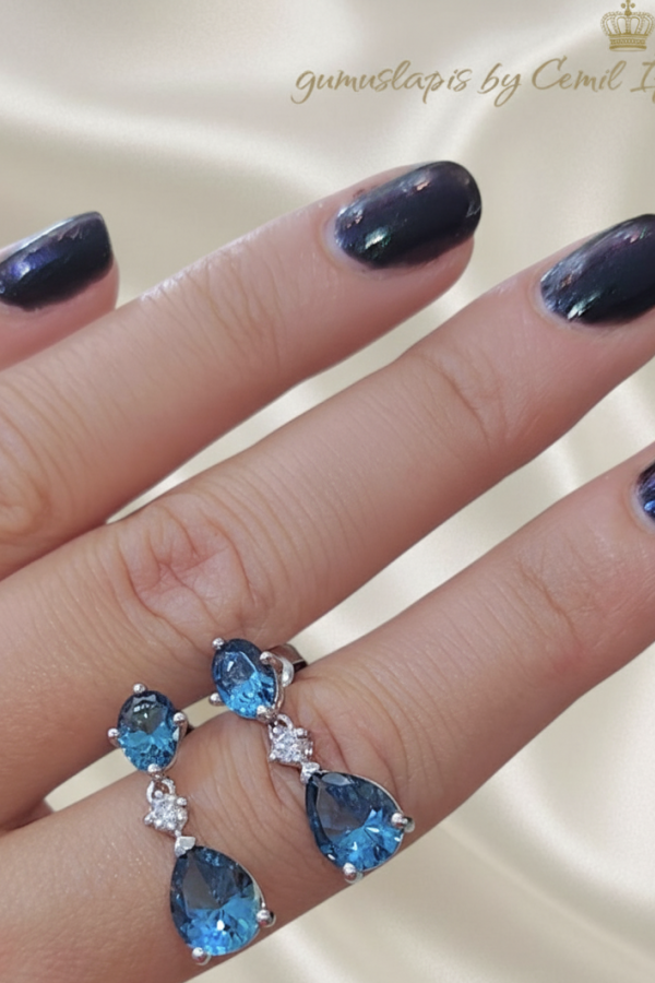 Topaz ve Mozanite Taşlı Gümüş Küpe Çifti