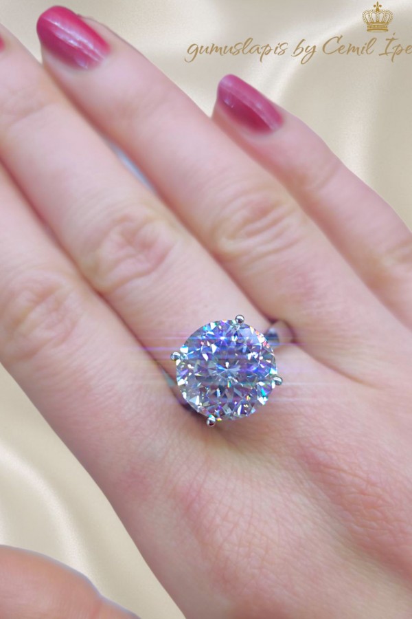 Mozanite Taşlı Gümüş Tektaş İri Yüzük 