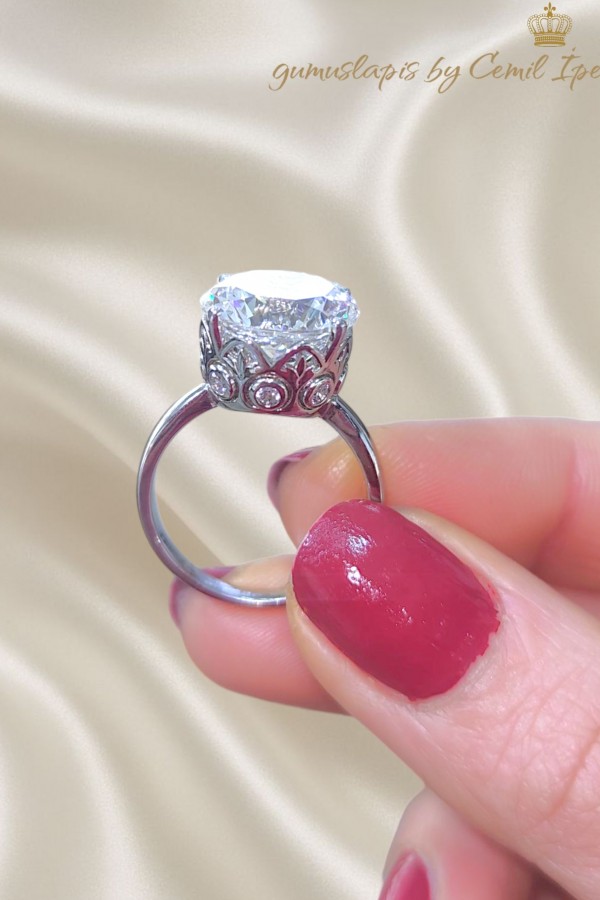 Mozanite Taşlı Gümüş Tektaş İri Yüzük 