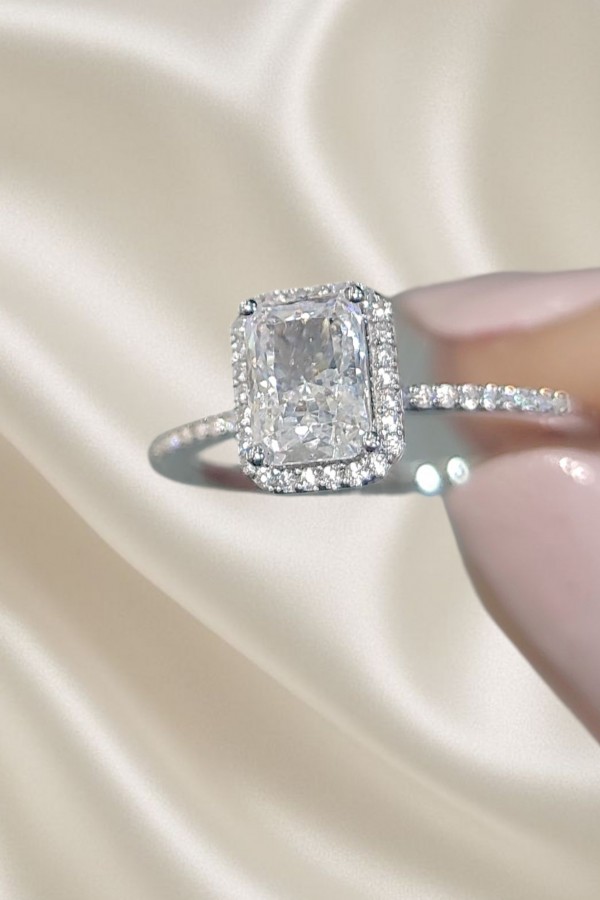 Mozanite Taşlı Dikdörtgen Motif Gümüş Tektaş Yüzük 