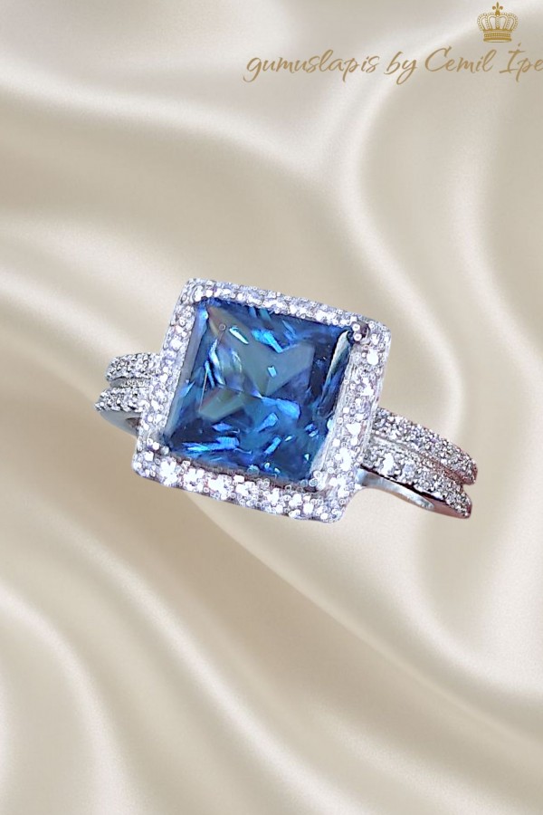 Mozanite ve Blue Topaz Taşlı Kare Motif Gümüş Yüzük