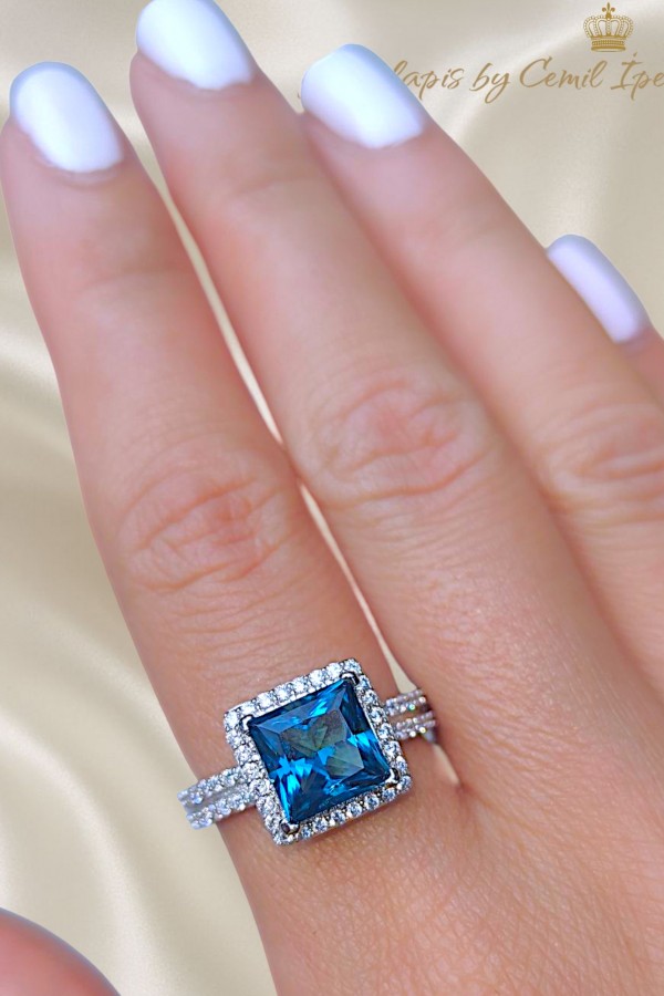 Mozanite ve Blue Topaz Taşlı Kare Motif Gümüş Yüzük