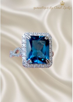 Mozanite ve Blue Topaz Taşlı Dikdörtgen Motif Gümüş Yüzük