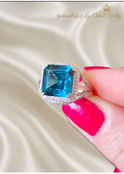 Mozanite ve Blue Topaz Taşlı Kenarı Çizgi Motif Gümüş Yüzük