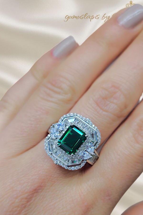 Zümrüt ve Mozanite Taşlı Gümüş Yüzük