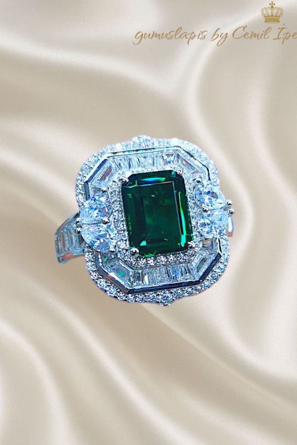 Zümrüt ve Mozanite Taşlı Gümüş Yüzük