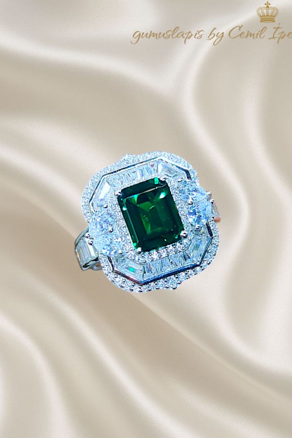 Zümrüt ve Mozanite Taşlı Gümüş Yüzük