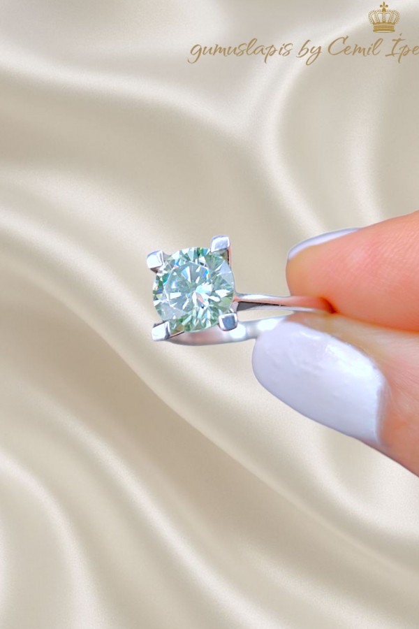 1.4 Carat Mozanite Taşlı Su Yeşili Renk Gümüş Yüzük