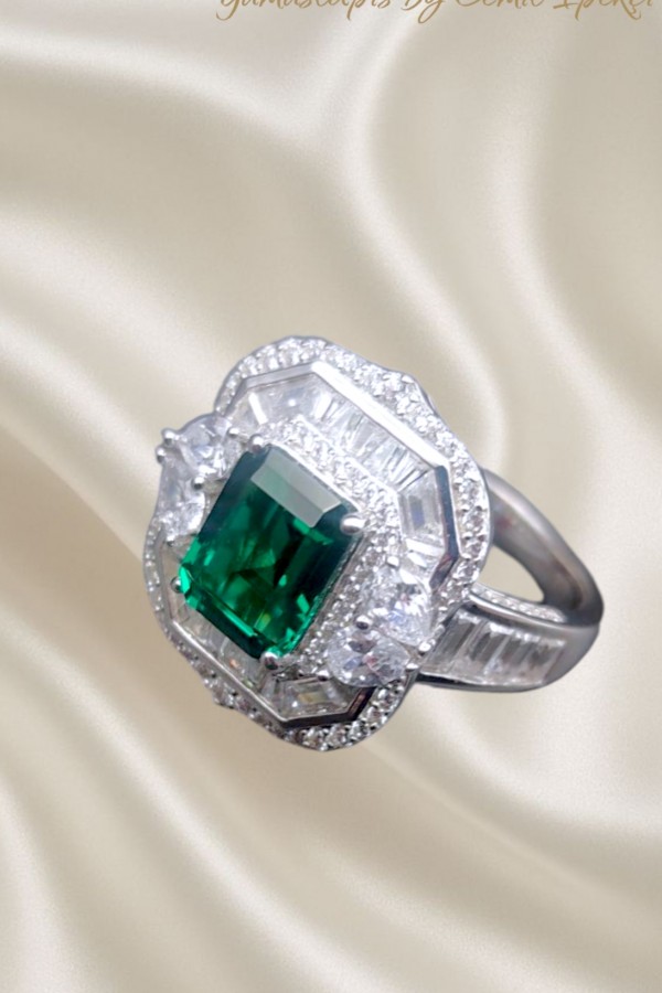 Zümrüt ve Mozanite Taşlı Gümüş Yüzük