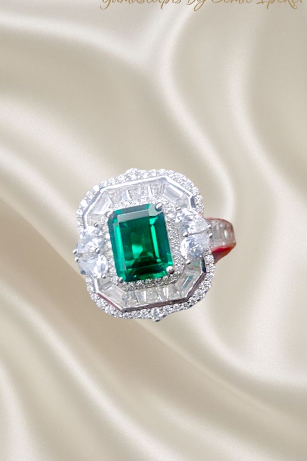 Zümrüt ve Mozanite Taşlı Gümüş Yüzük