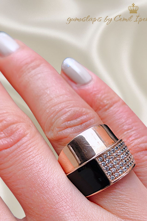 Siyah Mineli Gümüş Yüzük