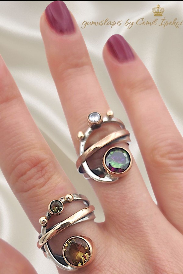 Mistik Kuvars ve Renk Değiştiren Taşlı Gümüş Sarmal Yüzük Serisi