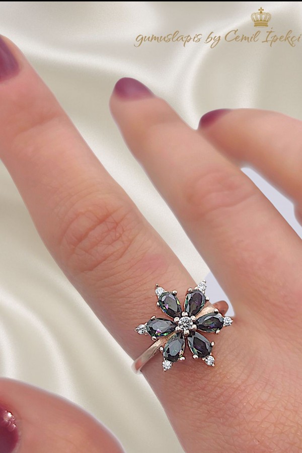 Mistik Kuvars Taşlı Çiçek Motif Gümüş Yüzük 