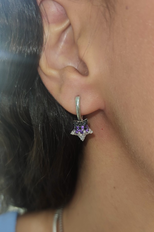 Koyudan Açığa Renk Geçişli Yıldız Motif Gümüş Küpe (beyaz)