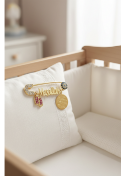 Bebek Ayağı, Dua, Nazar Boncuğu ve Maşallah Yazılı Gümüş Bebek İğnesi