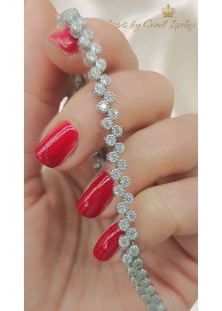 Laboratuvar Pırlantası Taşlı Asimetrik Model Gümüş Suyolu Bileklik