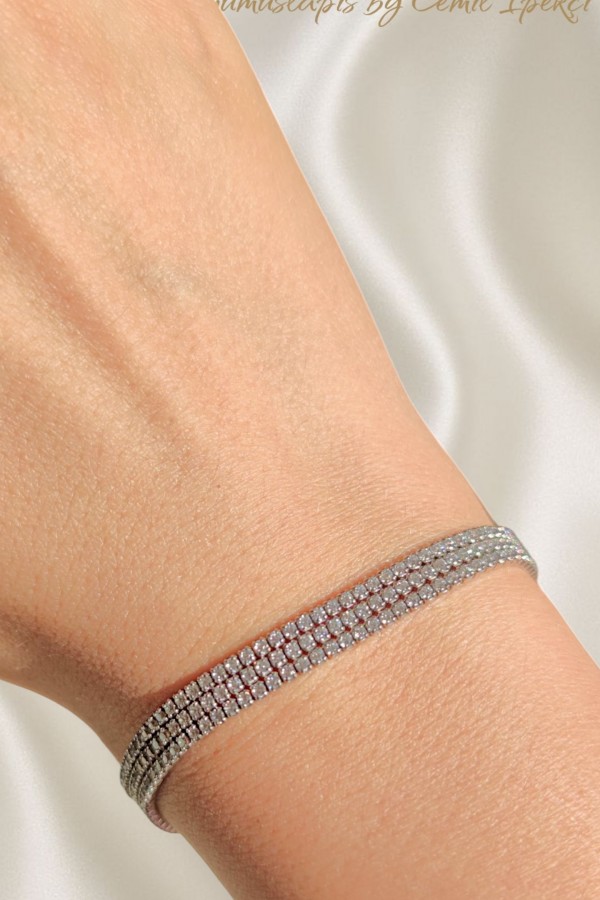 Kendinden Üçlü Laboratuvar Pırlantası Taşlı Suyolu Gümüş Bileklik