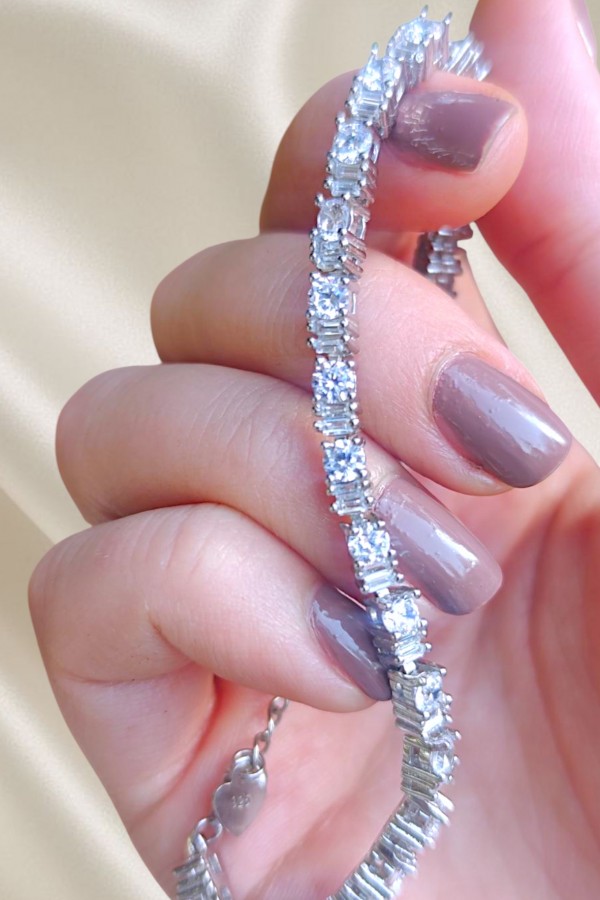 Laboratuvar Pırlantası Taşlı Baget ve Tektaş Motif Gümüş Suyolu Bileklik 