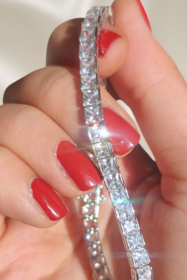 İri Kare Motif Gümüş Suyolu Bileklik 