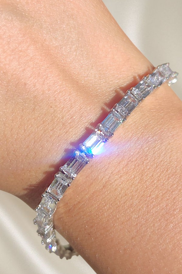 Laboratuvar Pırlantası Taşlı İri Baget Kesim Suyolu Gümüş Bileklik 