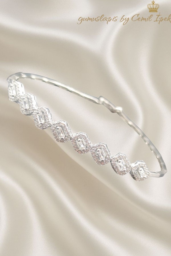 Baget Kesim Laboratuvar Pırlantası Taşlı Yarım Suyolu Gümüş Bileklik