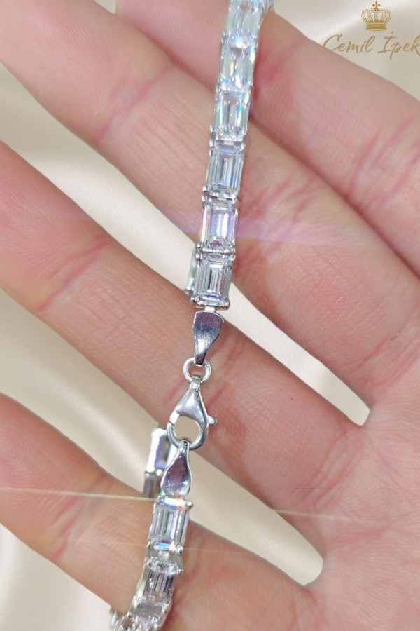 Laboratuvar Pırlantası Taşlı İri Baget Kesim Suyolu Gümüş Bileklik 