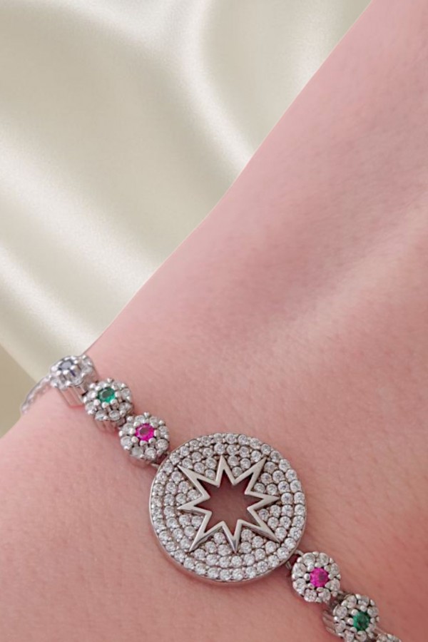 Kutup Yıldızı Motif Renkli Taşlarla Süslü Gümüş Bileklik 