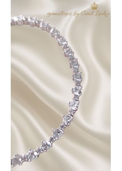 Laboratuvar Pırlantası Taşlı Kalp Motif Gümüş Suyolu Bileklik