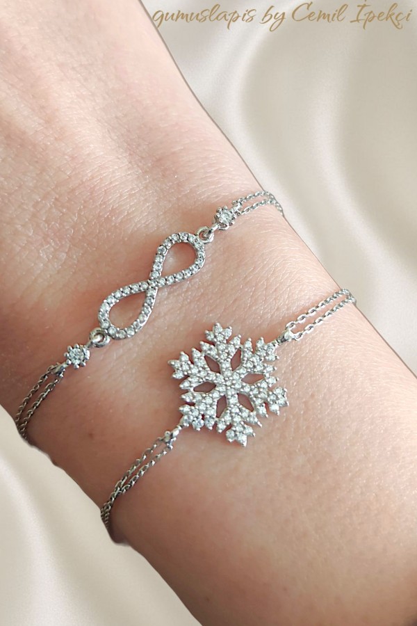 Ortası Desenli Çift Zincirli Gümüş Bileklik Serisi