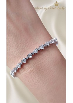 Laboratuvar Pırlantası Taşlı Kalp Motif Gümüş Suyolu Bileklik