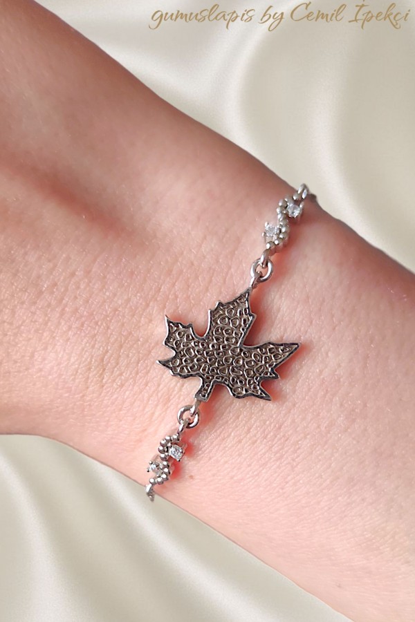 Çınar Ağacı Yaprağı Motif Gümüş Bileklik 