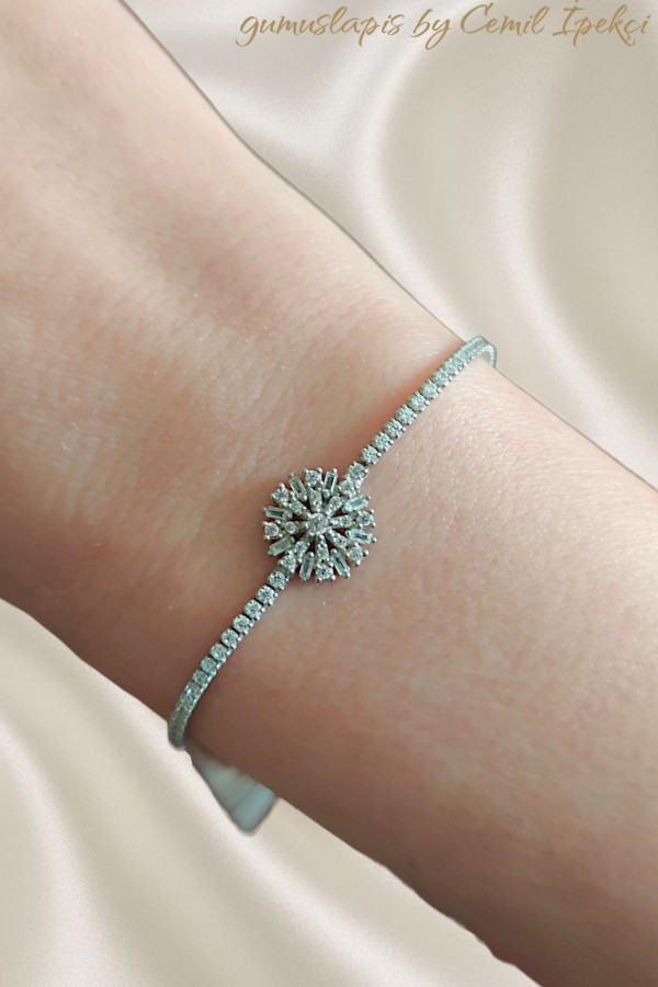 Baget Taşlı Çiçek Motif Gümüş Suyolu Bileklik