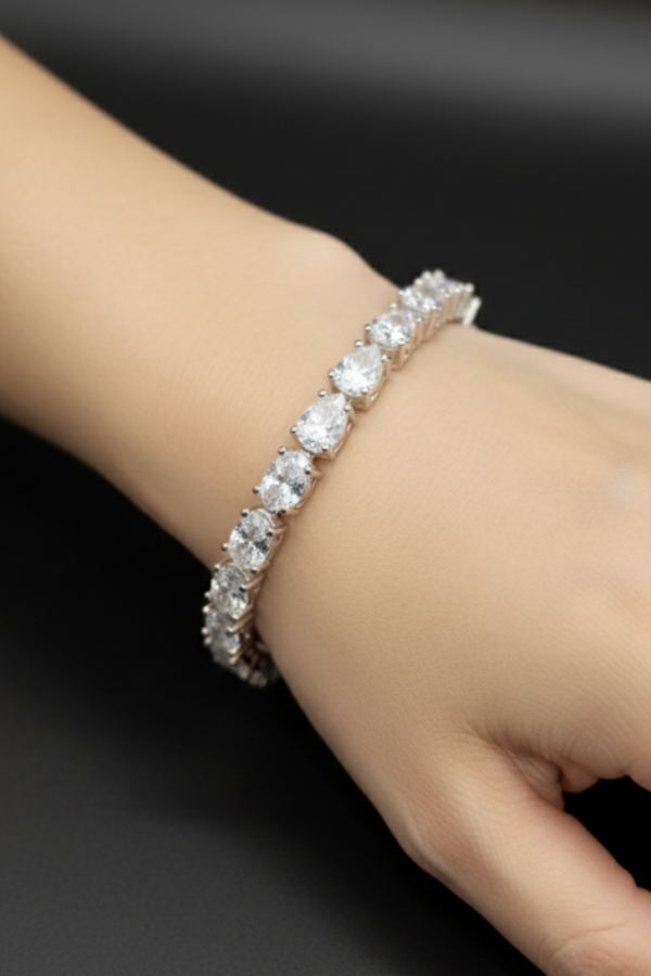 Laboratuvar Pırlantası Taşlı İri Damla Gümüş Bileklik